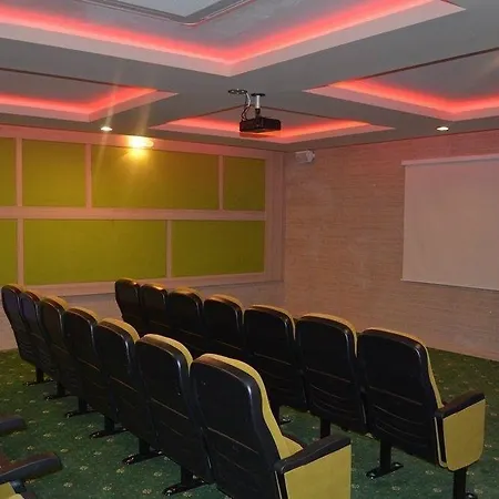 Crystal Garden דירה