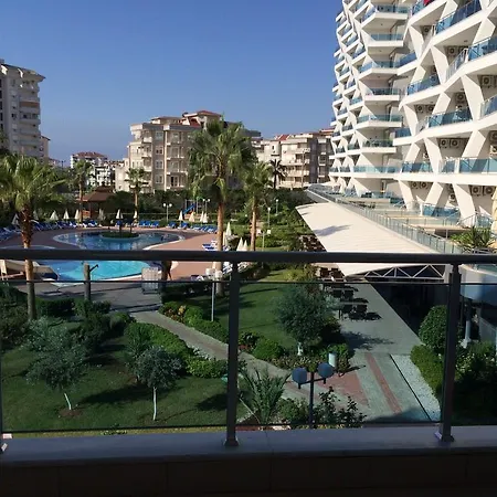 Crystal Garden דירה אלאניה